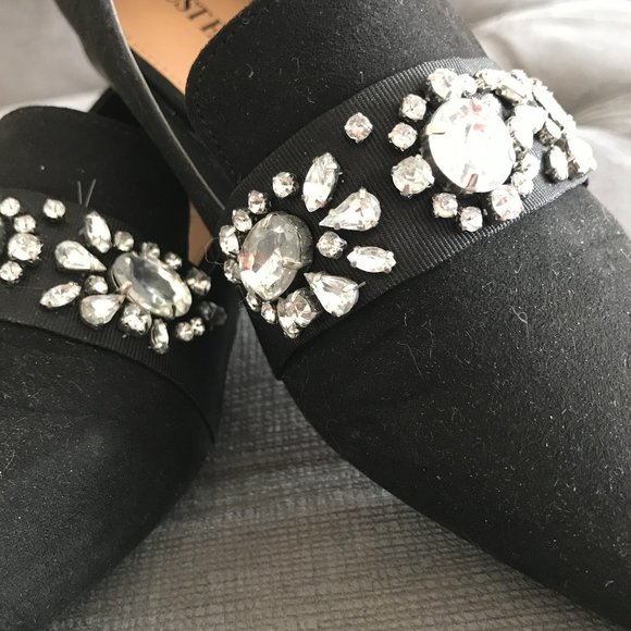 "Step Up Your Style with JustFab Women's Flat Shoes-Find Your Perfect Pair Today - Picture 1 of 5
